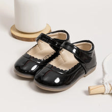 Load image into Gallery viewer, Girls' Bright Colour Soft Sole England Style Princess Shoes