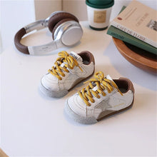 Load image into Gallery viewer, Kids' Leather Star Sneakers – Boys & Girls (EU 23–33)
