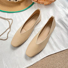 Load image into Gallery viewer, Women's French Square Toe Mary Jane Flats – Green