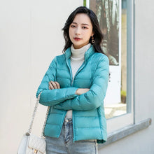 Load image into Gallery viewer, Women's Ultra Lightweight Packable Puffer Jacket