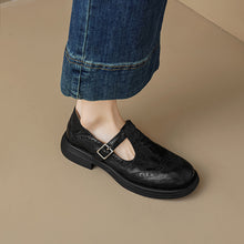 Load image into Gallery viewer, Genuine Leather Round-Toe Brogue British Style Carved 2025 New Women's Leather Shoes for Commuting, Flat Loafers, Export Shoes
