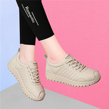 Load image into Gallery viewer, Women's Shoes Spring and Autum Lightweight Warm Casual Sports Shoes Women's Soft Sole Non-Slip Versatile Travel Cotton Shoes 2025
