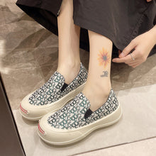 Load image into Gallery viewer, Women's Platform-Sole Casual Slip-on Canvas Shoes
