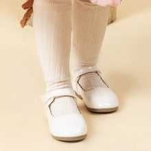 Load image into Gallery viewer, Girls' Bright Colour Soft Sole England Style Princess Shoes
