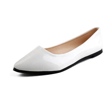 Load image into Gallery viewer, Ladies 2-48 Patent Leather Slip-ons Green Beige Pointy Toe Light Shoes For Women Promotion 2020 Simple Flats Spring Outdoor Cute
