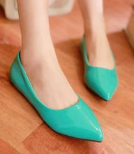Load image into Gallery viewer, Ladies 2-48 Patent Leather Slip-ons Green Beige Pointy Toe Light Shoes For Women Promotion 2020 Simple Flats Spring Outdoor Cute
