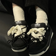 Load image into Gallery viewer, Retro Contrasting Colour Skateboard Sports Shoes
