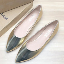 Load image into Gallery viewer, Ladies 2-48 Patent Leather Slip-ons Green Beige Pointy Toe Light Shoes For Women Promotion 2020 Simple Flats Spring Outdoor Cute
