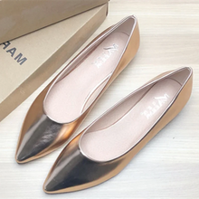 Load image into Gallery viewer, Ladies 2-48 Patent Leather Slip-ons Green Beige Pointy Toe Light Shoes For Women Promotion 2020 Simple Flats Spring Outdoor Cute
