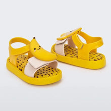 Load image into Gallery viewer, Summer Mini Kids Fruit Sandals Girl Jelly Shoes Avocado Children Fruit Sandals And Slippers Strawberry Decorative Slipper HMI042
