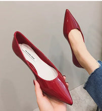 Load image into Gallery viewer, Ladies 2-48 Patent Leather Slip-ons Green Beige Pointy Toe Light Shoes For Women Promotion 2020 Simple Flats Spring Outdoor Cute
