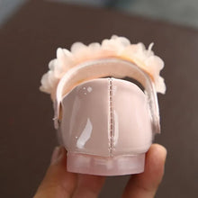 Load image into Gallery viewer, Girls' Big Flower Princess Walking Sandals
